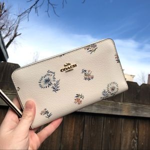 NWT - Coach Wristlet Wallet
